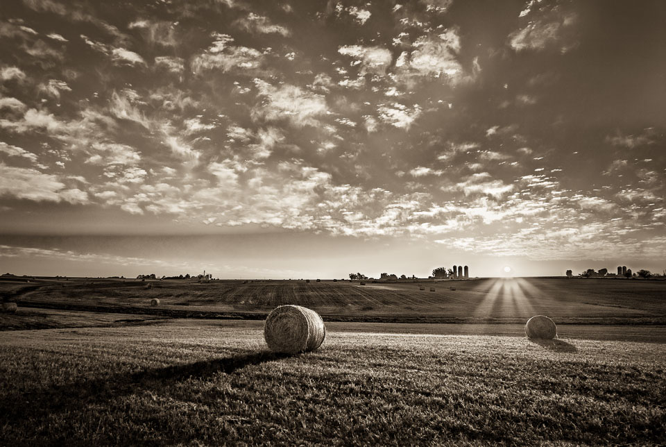 8052 Iowa farm sunrise